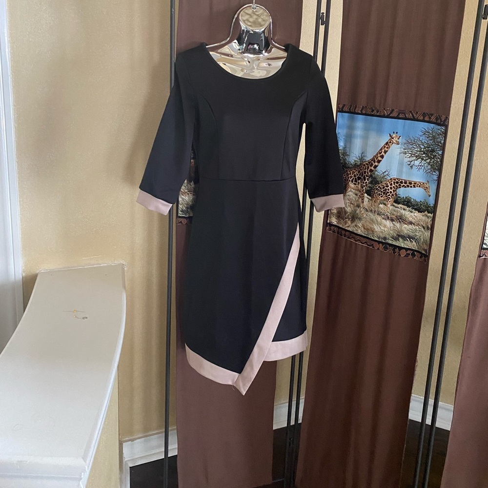 Women’s dress, knee length, size large. Blue S.